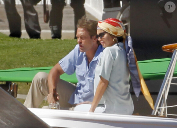 Lindsay Lohan et Grant Bowler, sur le tournage de Liz & Dick, à Los Angeles, le mardi 5 juin 2012.