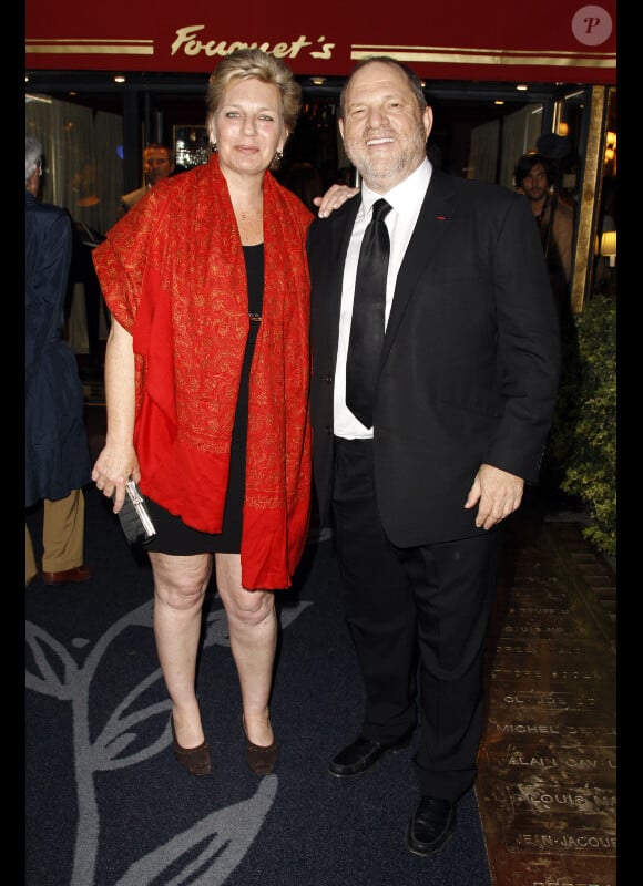 Sophie Dulac, créatrice du festival, et le producteur Harvey Weinstein lors de la cérémonie d'ouverture du Champs-Elysées Film Festival, le 6 juin 2012 à Paris.