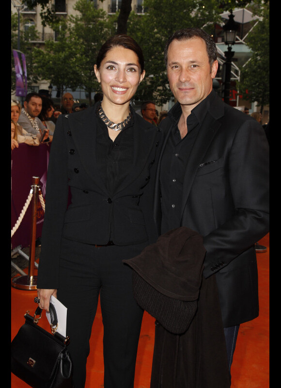 Caterina Murino et Claudio Lemmi lors de la soirée d'ouverture du Champs-Elysées Film Festival, à Paris le 6 juin 2012.