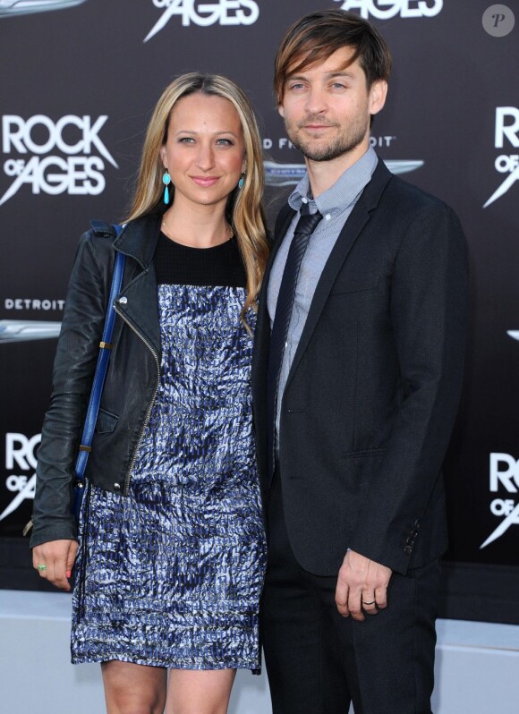 Tobey Maguire et son épouse Jennifer Meyer lors de l'avant-première de Rock of Ages au cinéma The Grauman's Chinese à Hollywood le vendredi 8 juin 2012