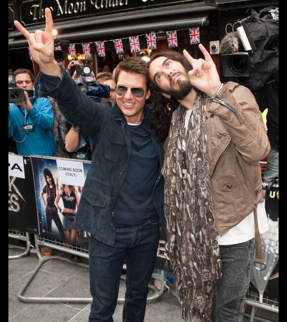 Tom Cruise et Russel Brand à l'avant-première de Rock Forever, le 10 juin 2012 à Londres.