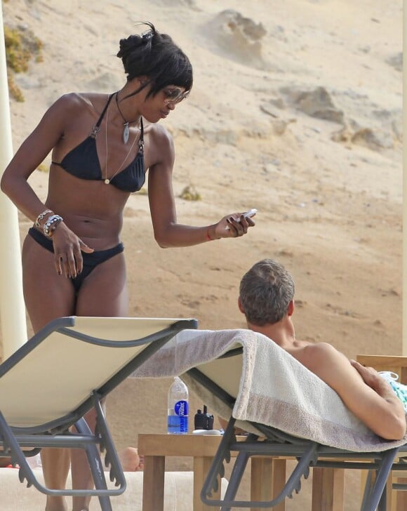Naomi Campbell et Vladimir Doronin se reposent à Ibiza, le 9 juin 2012.