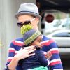 Charlize Theron et son fils Jackson dans les rues de Los Angeles, le 11 juin 2012.