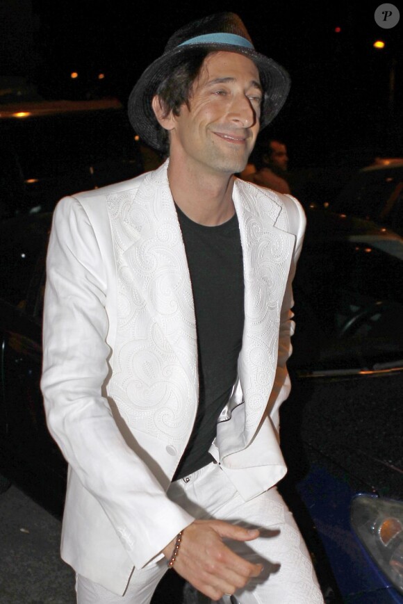 Adrien Brody arrive à l'inauguration du restaurant Cipriani, à Ibiza, le 9 juin 2012