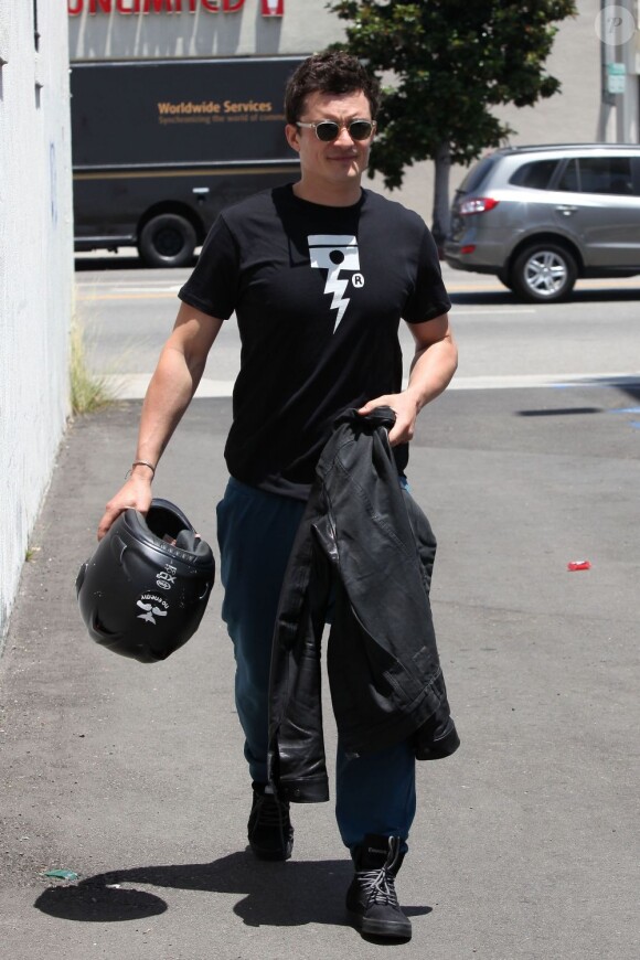 Orlando Bloom, un motard stylé sous le soleil de Los Angeles. Le 12 juin 2012.