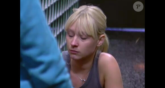 Virginie est abattue par le rapprochement Caroline/Kevin (Secret Story 6, quotidienne du mercredi 13 juin 2012).