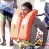 Raúl, rassuré à l'idée de faire du ski nautique devant ses enfants sur l'île de Formentera dans l'archipel des Baléares le 13 juin 2012