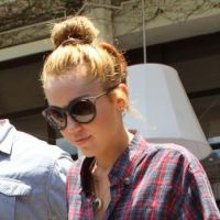 Miley Cyrus, accusée d'infidélité, sort de ses gonds
