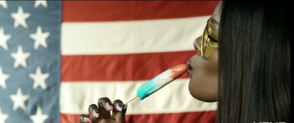 C'est frais... Azealia Banks dans le clip de Liquorice par Rankin (juin 2012)
