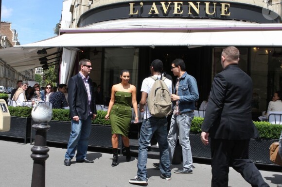 Kanye West et Kim Kardashian sortent de L'Avenue à Paris le 17 juin 2012