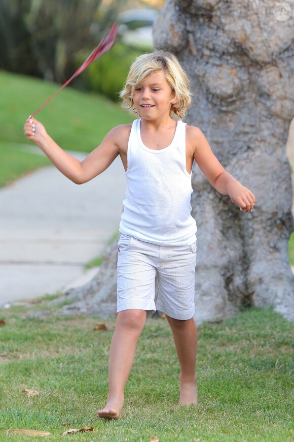 Kingston, six ans, s'amuse lors du jour de la Fête des Pères. Los Angeles, le 17 juin 2012.
