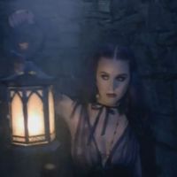 Katy Perry : Le clip Wide Awake la plonge dans un univers de contes de fées