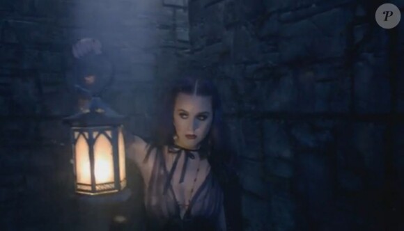 Image extraite du clip Wide Awake de Katy Perry, juin 2012.
