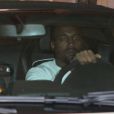 Kanye West, au volant d'une Lamborghini blanche, conduit sa chérie Kim Kardashian, à Paris le 18 juin 2012
