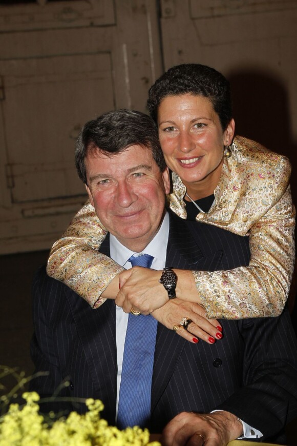 L'ancien ministre du Travail Xavier Darcos et son épouse Laure au vernissage de l'exposition Joana Vasconcelos au château de Versailles, le 18 juin 2012.
