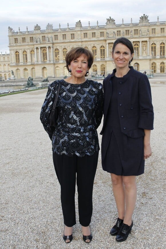 La ministre de la Culture Aurélie Filippetti et Roselyne Bachelot au vernissage de l'exposition Joana Vasconcelos au château de Versailles, le 18 juin 2012.