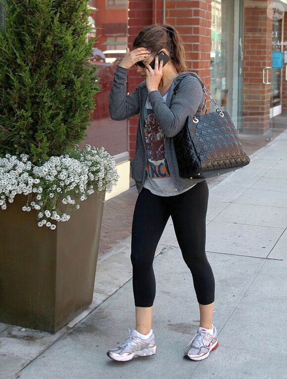 Mila Kunis se fait discrète à Los Angeles, le 19 juin 2012.