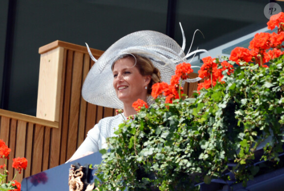 Sophie, comtesse de Wessex lors de la seconde journée de la Royal Ascot à Ascot le 20 juin 2012