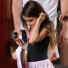 Suri Cruise, vraie petite ballerine se ballade en justaucorps dans les rues de New York, le 22 juin 2012.