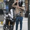 Orlando Bloom dans les rues de New York le 26 juin 2012 ne quitte plus sa moto