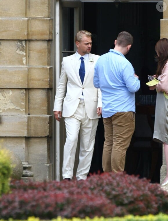 Le marié Adrian Fillary au Aynhoe Park Hotel à Banbury, le 30 juin 2012.