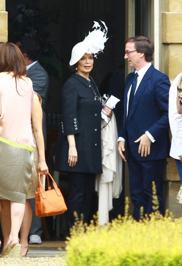 Bianca Jagger au mariage de sa fille Jade Jagger au Aynhoe Park Hotel à Banbury, le 30 juin 2012.