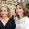 Catherine Deneuve et Sofia Coppola complices lors de l'ouverture de la boutique Louis Vuitton à Paris le 3 juillet 2012