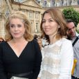 Catherine Deneuve et Sofia Coppola complices lors de l'ouverture de la boutique Louis Vuitton à Paris le 3 juillet 2012