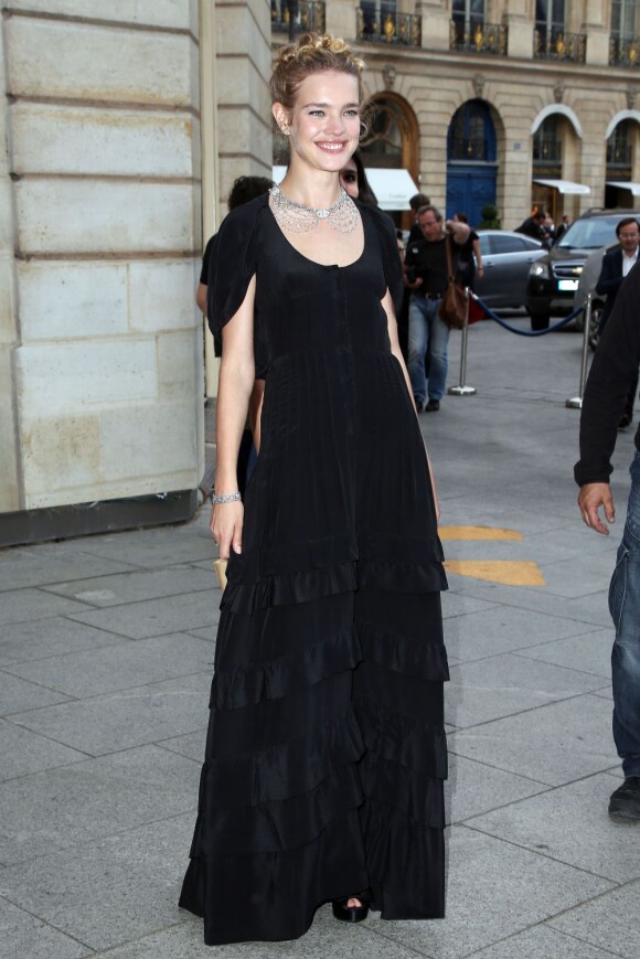 Natalia Vodianova radieuse arrive à l'ouverture de la boutique Louis Vuitton place Vendôme à Paris. Le 3 juillet 2012