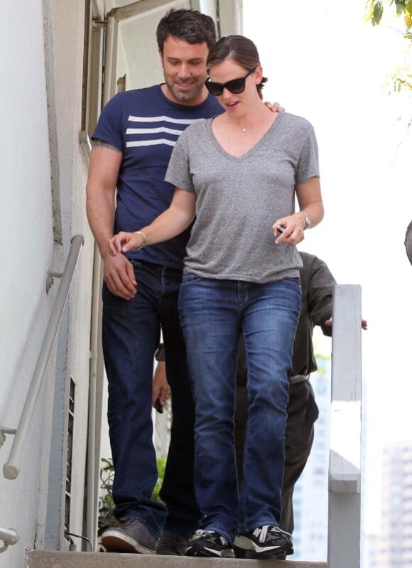 Jennifer Garner et Ben Affleck se baladent dans les rues de Santa Monica, le 3 juillet 2012. Le couple est toujours aussi amoureux