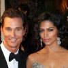 Matthew McConaughey et Camila Alves sur le tapis rouge du festival de Cannes 2012 pour la présentation du film MUD