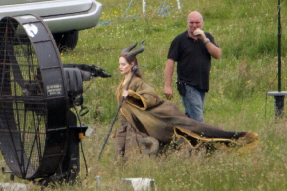 Angelina Jolie sur le tournage de Maleficent. Juin 2012.