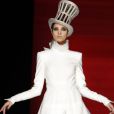 Hanna Ben Abdesslem en mariée dandy pour clôturer le défilé haute couture de Jean-Paul Gaultier à Paris. Le 4 juillet 2012.