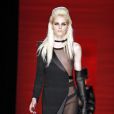 Andrej Pejic lors du défilé haute couture de Jean-Paul Gaultier à Paris. Le 4 juillet 2012.