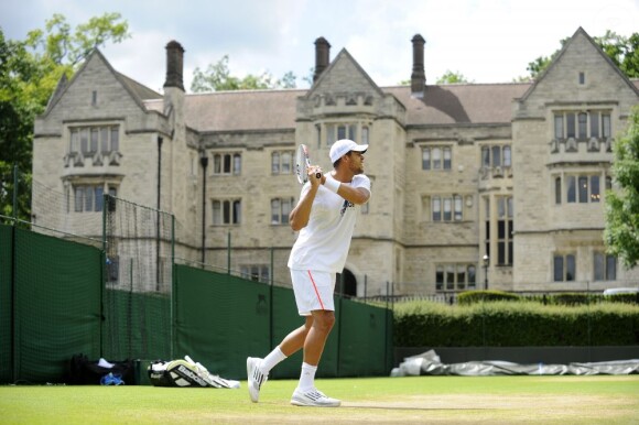 Jo-Wilfried Tsonga le 6 juillet 2012 à Wimbledon quelques heures avant sa demi-finale perdue face à Andy Murray (6-3, 6-4, 3-6, 7-5)