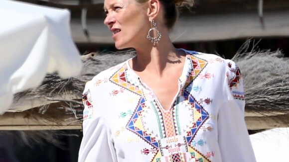 Kate Moss enceinte ? Elle crée le buzz à Saint-Tropez !