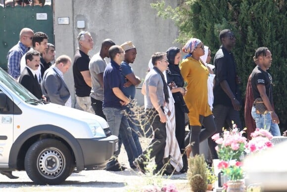 Obsèques de Mouss Diouf, le 9 juillet 2012, à Auriol. Sa fille aînée Tessa, Omar Sy et son épouse, et tous ses proches sont venus lui dire au revoir...