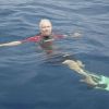 Richard Branson comme un poisson dans l'eau avant d'aller nager avec les requins-baleines au large des îles Mujeres le 9 juillet 2012