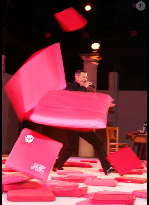 Jean-Marie Bigard sur la scène du Théâtre de la Verdure à Ramatuelle, le mardi 10 juillet 2012, dans le cadre du festival Les Arts du Rire.