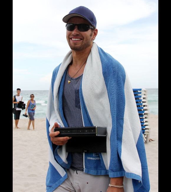 Kellan Lutz, sur une plage de Miami, le mardi 10 juillet 2012.