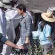  Tom Cruise sur le tournage du film Oblivion à Mammoth Lakes en Californie le 11 juillet 2012. Son fils Connor est venu lui rendre visite 