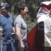 Tom Cruise sur le tournage du film Oblivion à Mammoth Lakes en Californie le 11 juillet 2012. Son fils Connor est venu lui rendre visite