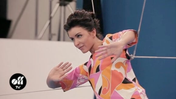 La chanteuse Jenifer dans le teaser du clip de Sur le fil de Jenifer
