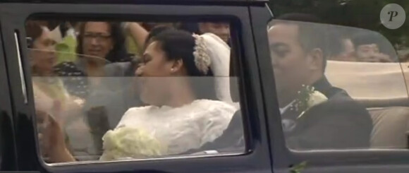 Mariage royal aux Tonga : le prince héritier Siaosi (George) Tukuʻaho, 27 ans, titré Tupouto'a 'Ulukalala, fils aîné du roi Tupou VI a épousé à Nuku'alofa le 12 juillet 2012 sa cousine au second degré, Sinaitakala Tu'imatamoana Fakafanua, 25 ans et 26e dans l'ordre de succession.