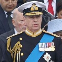 Le prince Andrew, comme Tom Cruise, face à l'une des plus hautes tour du monde