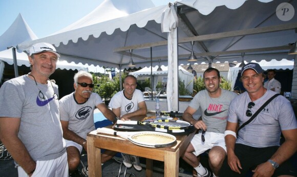 Mansour Bahrami, Cédric Pioline et David Ginola, lors du tournoi Classic Tennis Tour, les jeudi 12 et vendredi 13 juillet à St-Tropez.