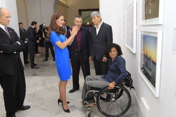 Kate Middleton à la National Portrait Gallery de Londres, dont elle est la patronne, le 19 juillet 2012 pour l'expo Road to 2012: Aiming High.