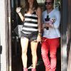 Alessandra Ambrosio en compagnie d'un ami lors d'une virée shopping à L.A le 19 juillet 2012