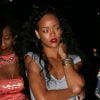 On apprécie le look de Rihanna, moins celui de sa copine. Dans les rues de Saint-Tropez le 21 juillet 2012.