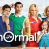 La série de Ryan Murphy The New Normal. Avec Georgia King, Justin Bartha, Andrew Rannells et Ellen Barkin.